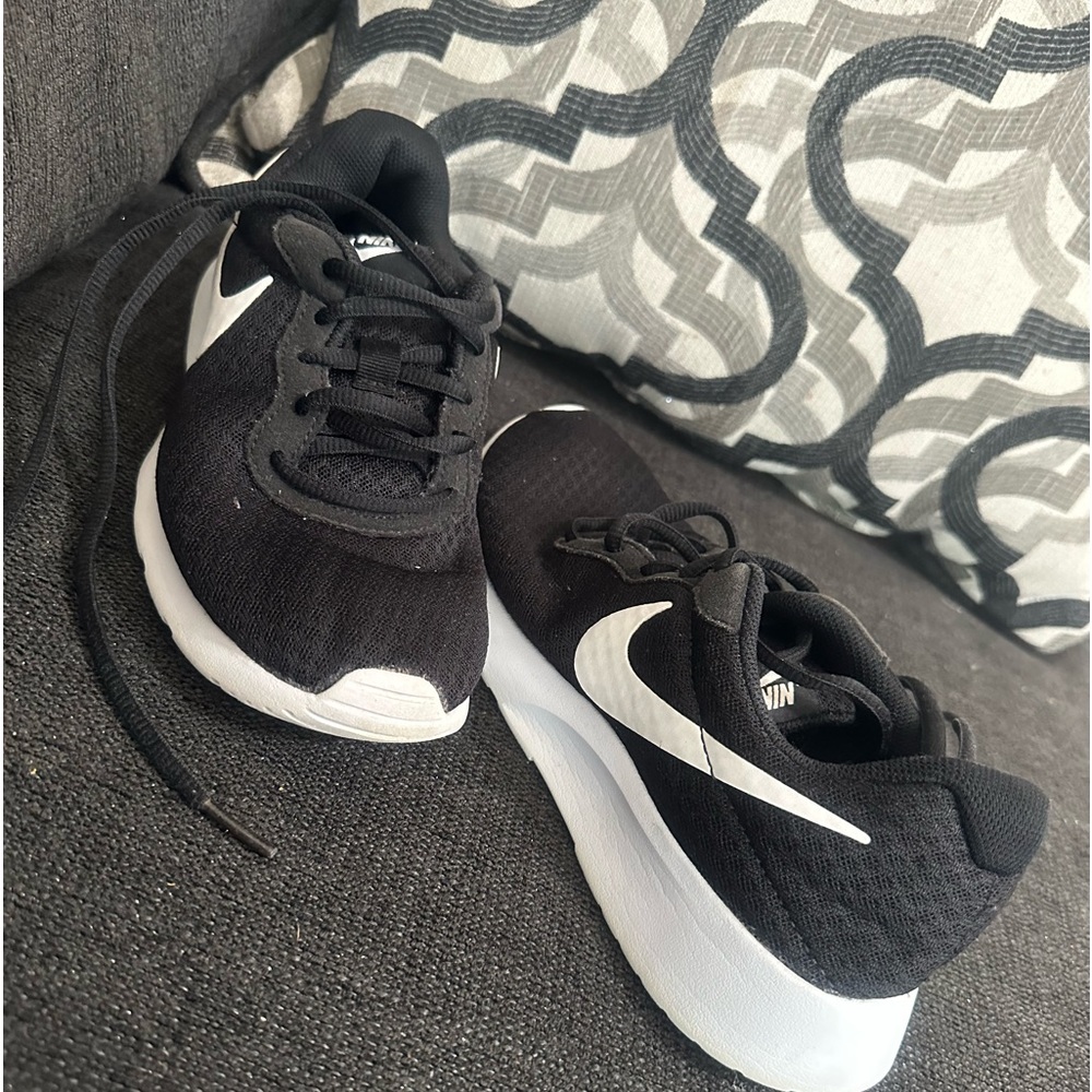 Nike tennis shoes